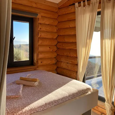Mountain Log Cabin O Garrano