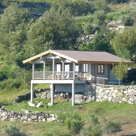 Mountain Log Cabin O Garrano Chalet *