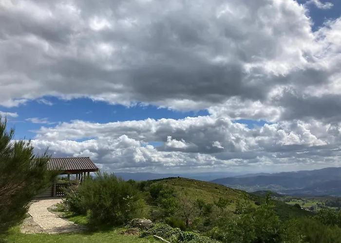 Chalet Mountain Log O Garrano *